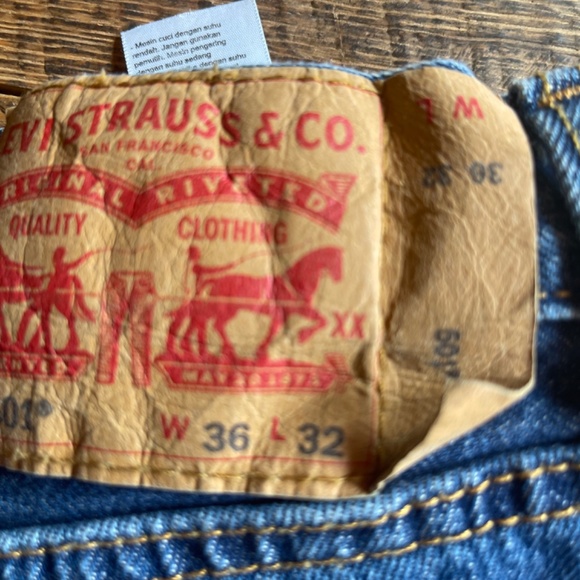 Levi’s 501 - Picture 2 of 10